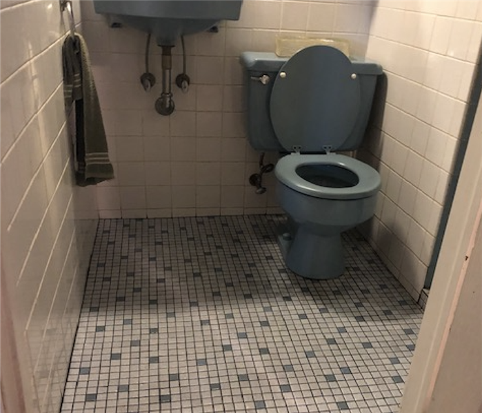 a clean bathroom